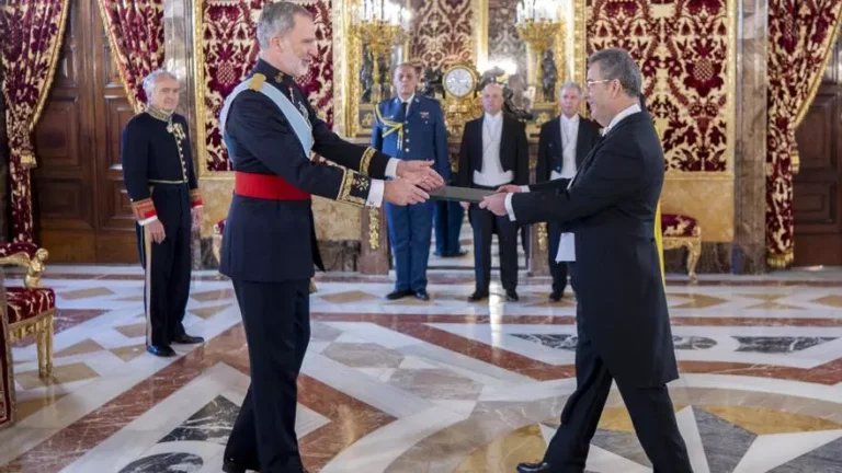 Albares no asistió el lunes a la presentación de Cartas Credenciales ante el rey del embajador de Argelia