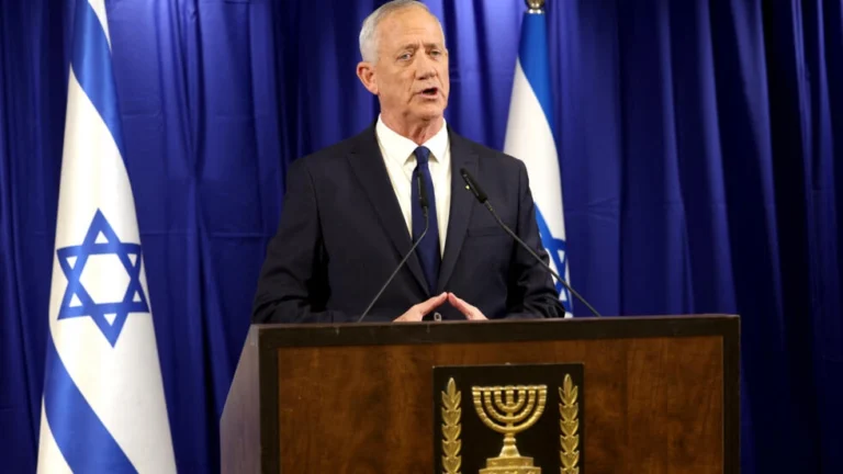 Benny Gantz, miembro del gabinete de guerra de Israel, anuncia su dimisión del gobierno