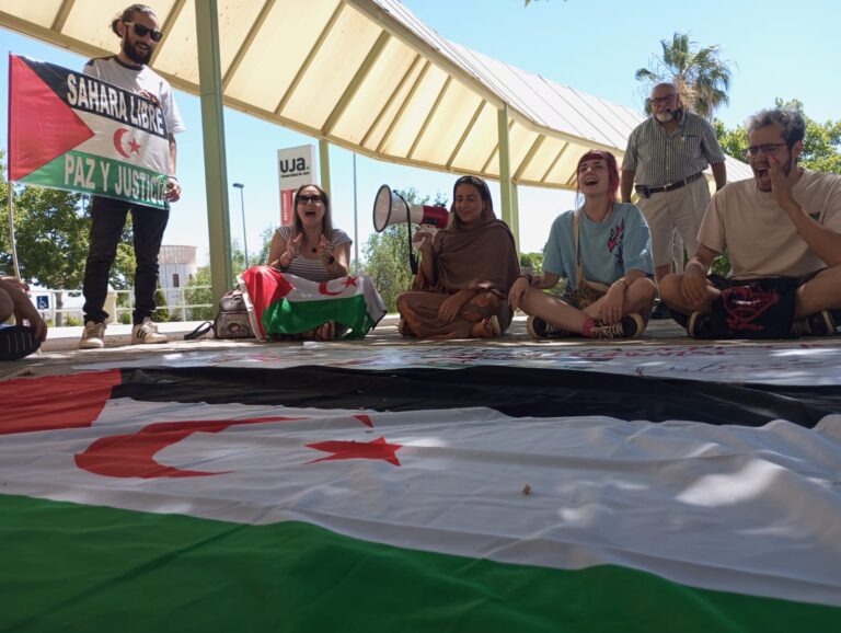 Sáhara Occidental | Jóvenes saharauis se manifiestan exigiendo la cancelación de cátedra con el régimen marroquí en la universidad de Jaén