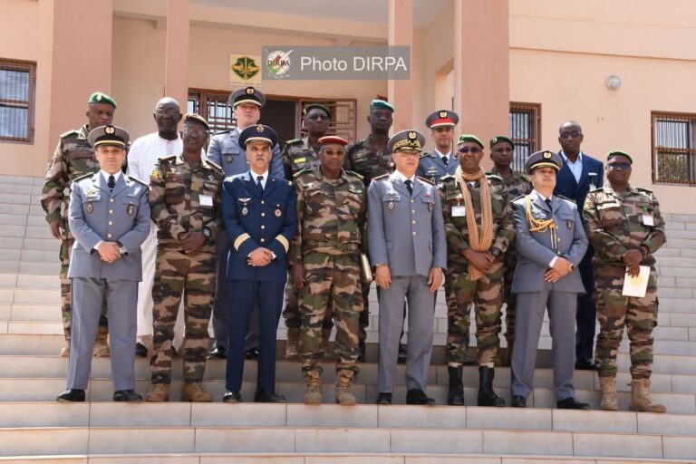 Malí y Marruecos finalizan su primer encuentro militar con un simple memorando para «reforzar» cooperación militar y de seguridad