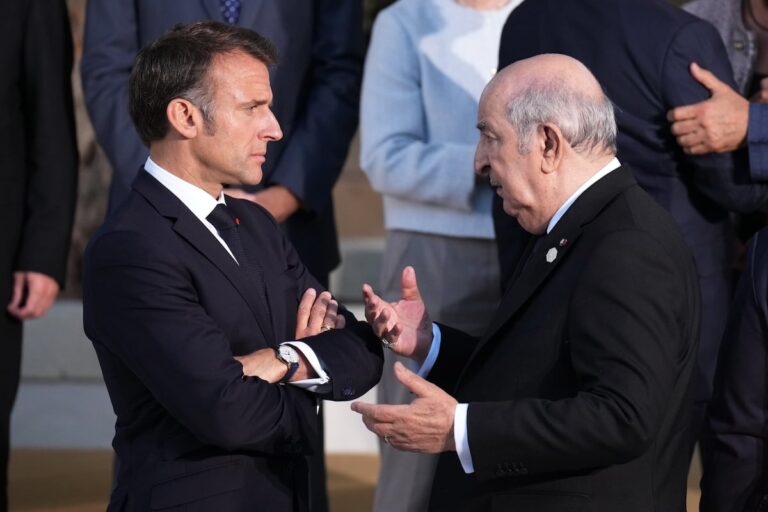 Francia escala su crisis con Argelia con la expulsión de 12 diplomáticos y llama a consultas a su embajador