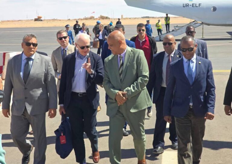 De Mistura llega a los campamentos de refugiados saharauis tras una pausa en el Sáhara Occidental ocupado