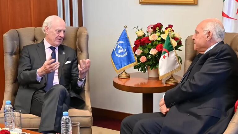 Enviado de ONU para el Sáhara Occidental se reúne con el ministro de exteriores de Argelia