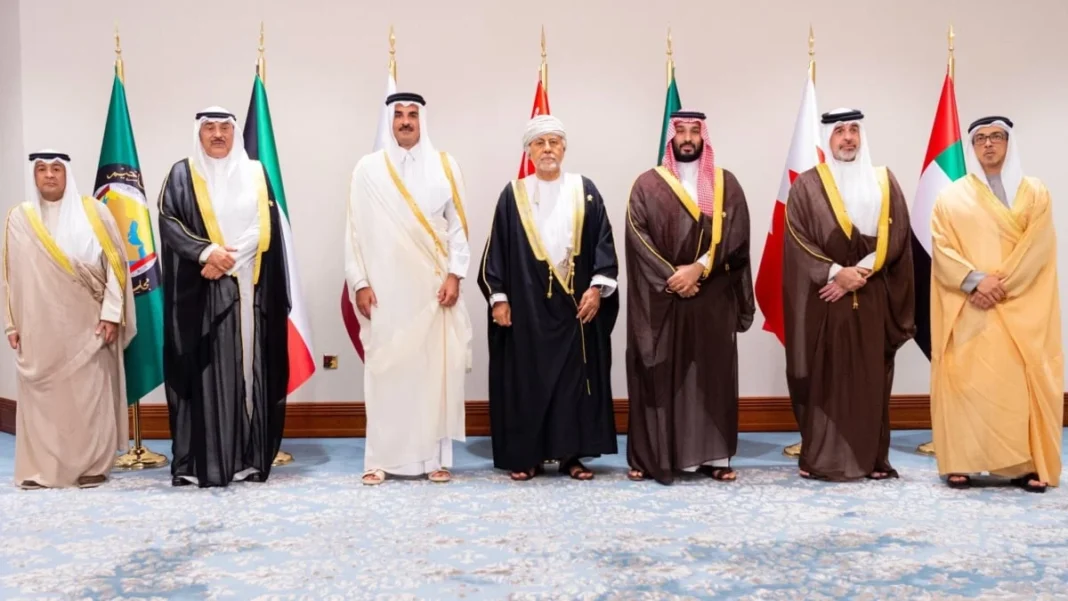 europapress-6956822-15-september-2025-qatar-doha-qatars-emir-tamim-bin-hamad-thani-3rd-welcomes-1200x675-1
