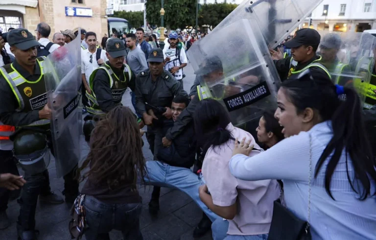 Situación en Marruecos: represión «brutal» de los manifestantes pacíficos es «la expresión visible de un sistema político fundado en la violencia»