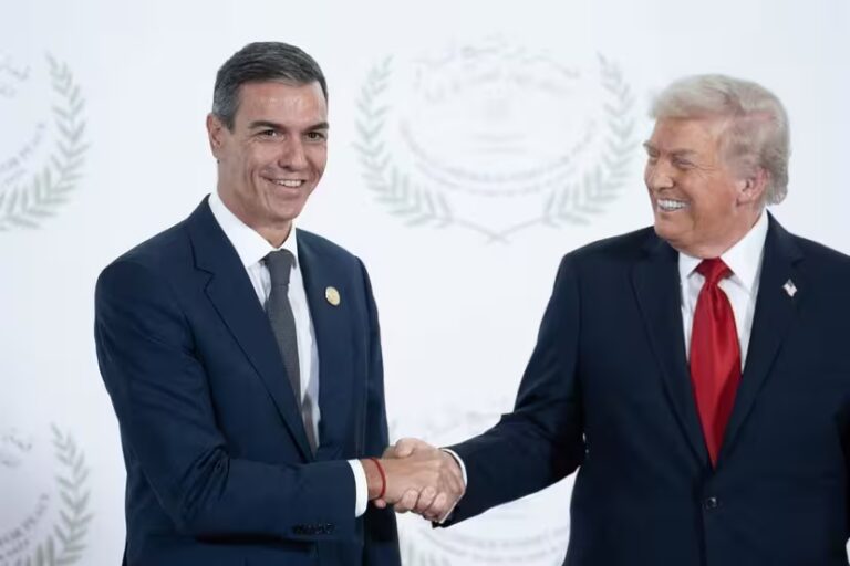 Trump amenaza con sanciones a España por las discrepancias sobre el 5% en gasto militar: «Deberían ser castigados»