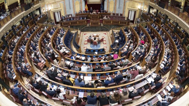 El PSOE se queda solo ante la iniciativa del PP de apoyar la autodeterminación del Sáhara Occidental