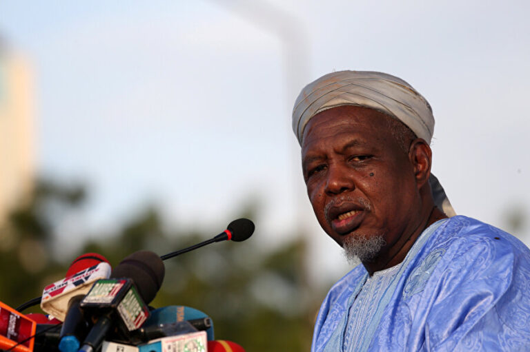 El imán Dicko encabeza una nueva coalición opositora en Mali