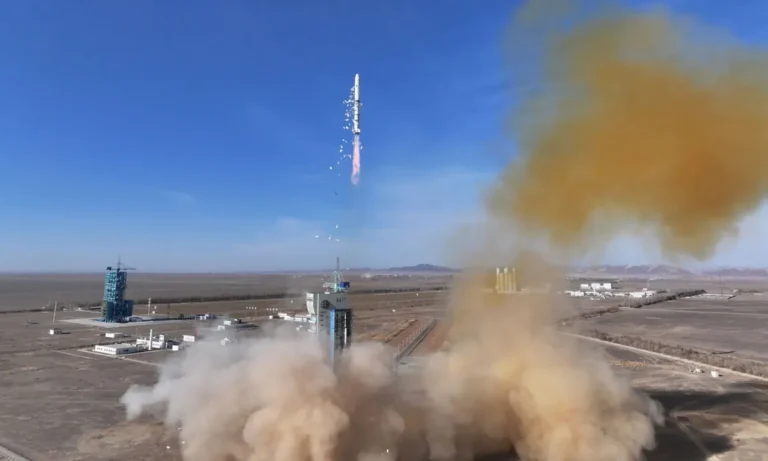 Argelia lanza el satélite de vigilancia ALSAT-3A