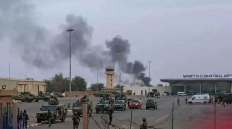 El atentado contra el aeropuerto de Niamey evidencia la lucha por la hegemonía yihadista en el Sahel