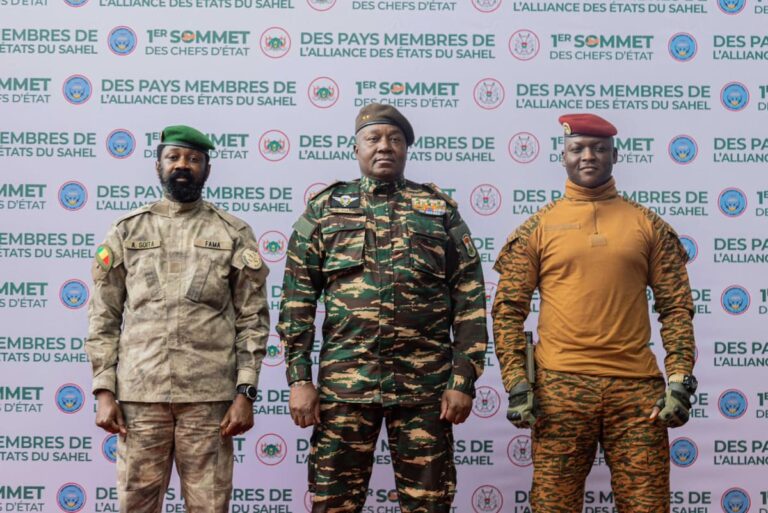 Nace «alianza de demócratas» contra los regímenes militares de Mali, Níger y Burkina Faso