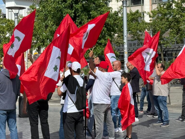 Una concentración en Amberes recuerda a Imad Attabi nueve años después de su asesinato durante el Hirak