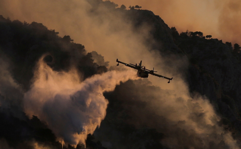 Doce muertos en los incendios de Argelia y once detenidos por sabotaje