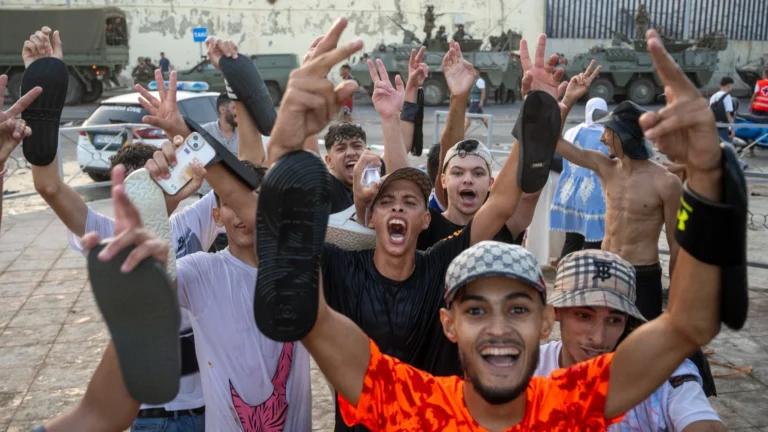 La gran huida hacia Ceuta: el reflejo brutal del «modelo» marroquí de «desarrollo humano»