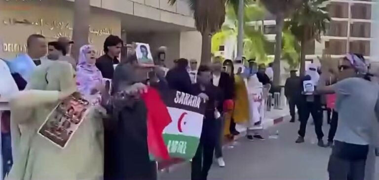 Marruecos detiene en Rabat a familiares y activistas que protestaban por los presos saharauis en huelga de hambre